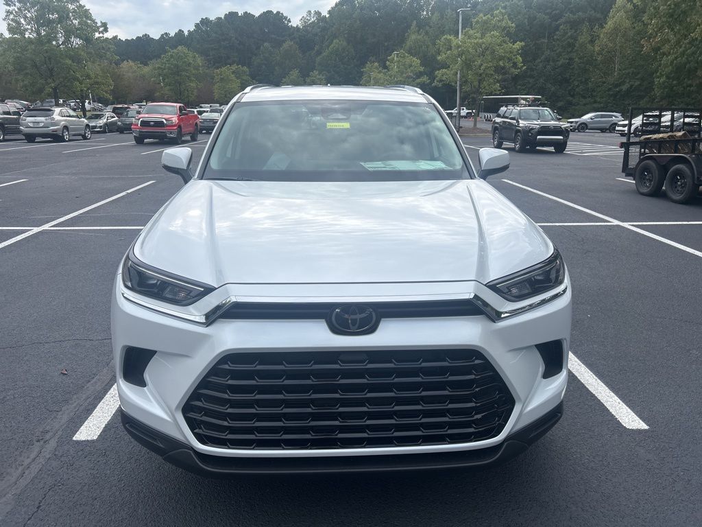 2026 Toyota Grand Highlander XLE photo 2