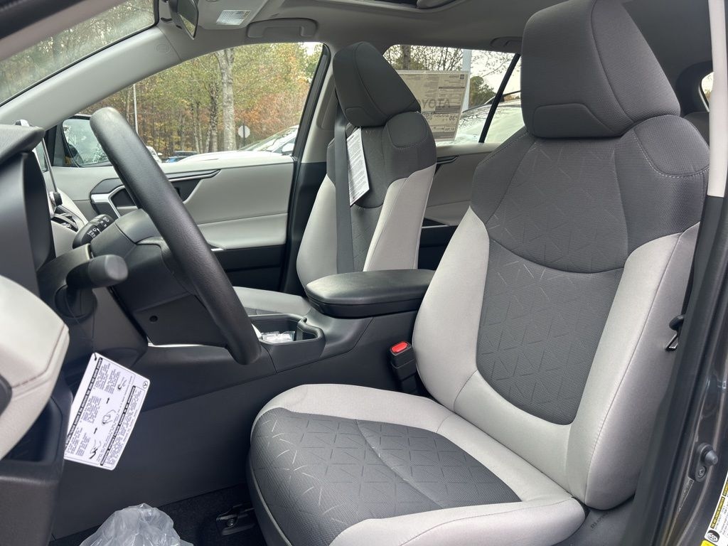 New 2025 Toyota RAV4 XLE SUV