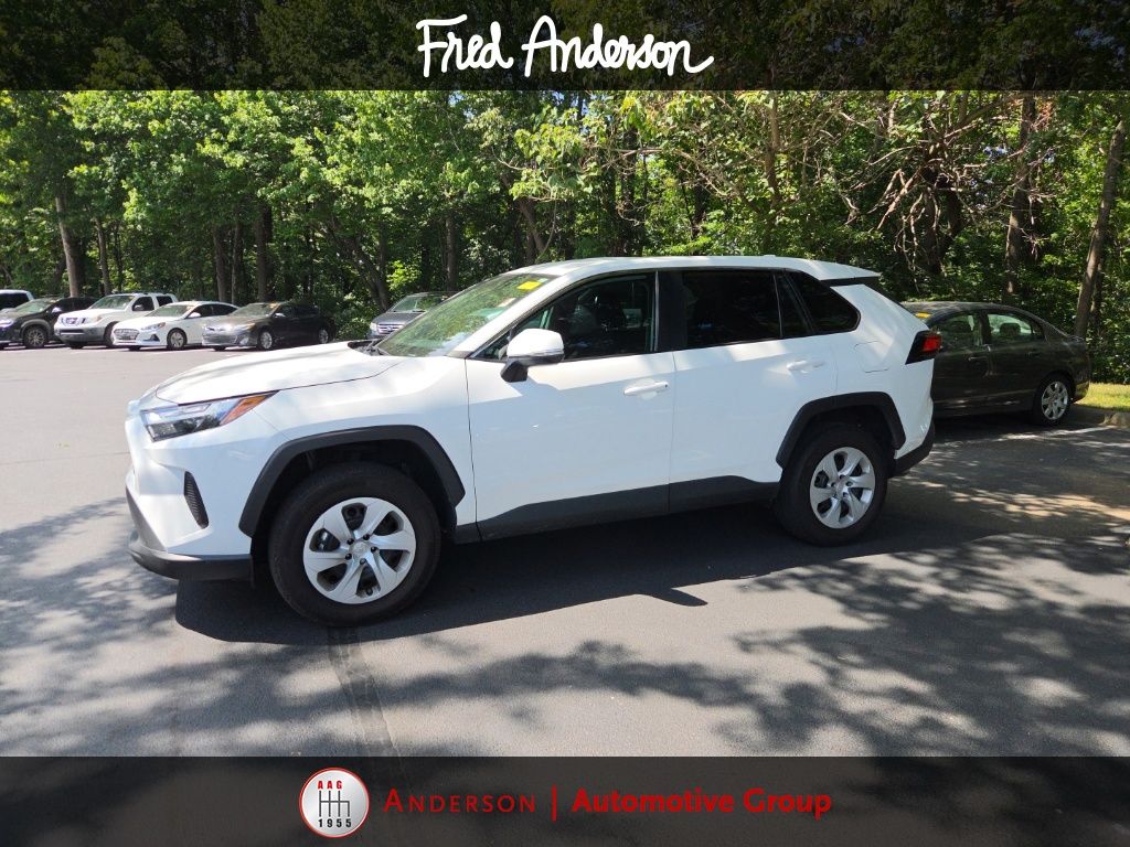 2024 Toyota RAV4 LE FWD's photo