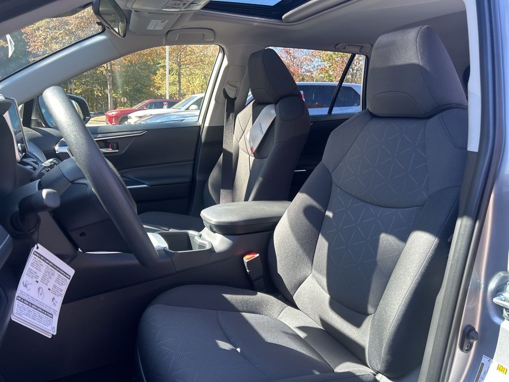 New 2025 Toyota RAV4 Hybrid XLE SUV