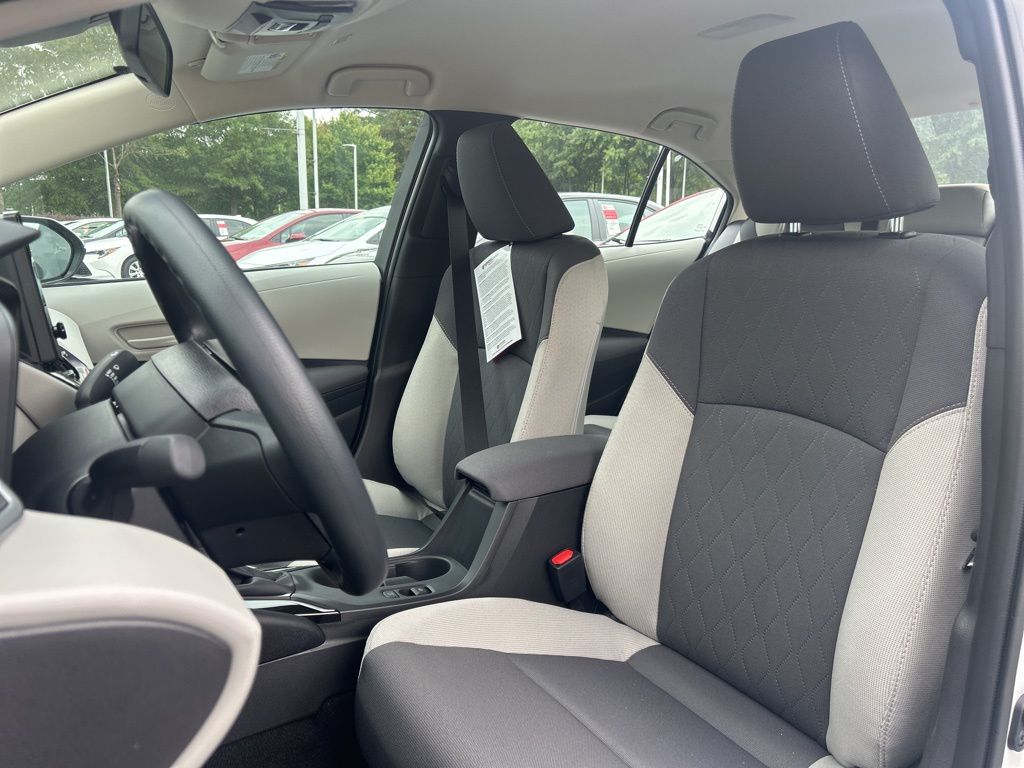 2026 Toyota Corolla LE photo 3