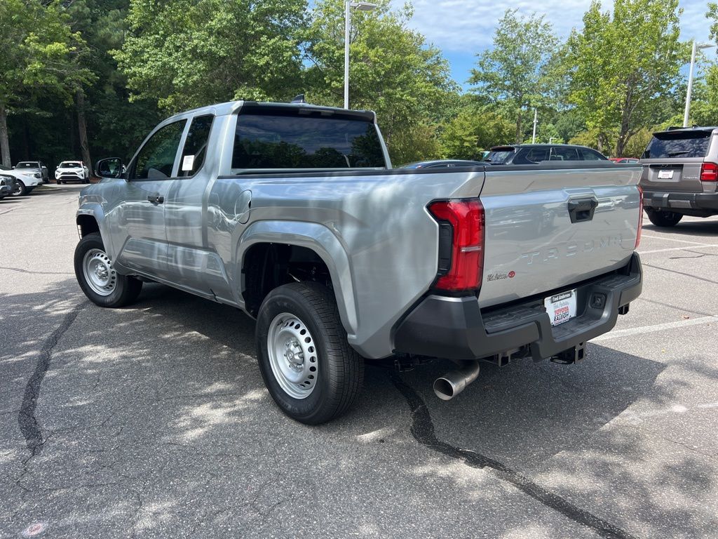 2025 Toyota Tacoma SR XtraCab photo 4