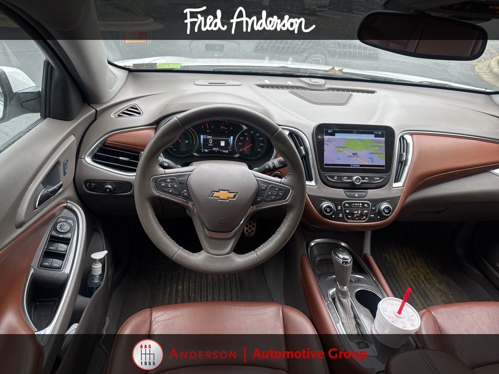 2017 Chevrolet Malibu Hybrid photo 2
