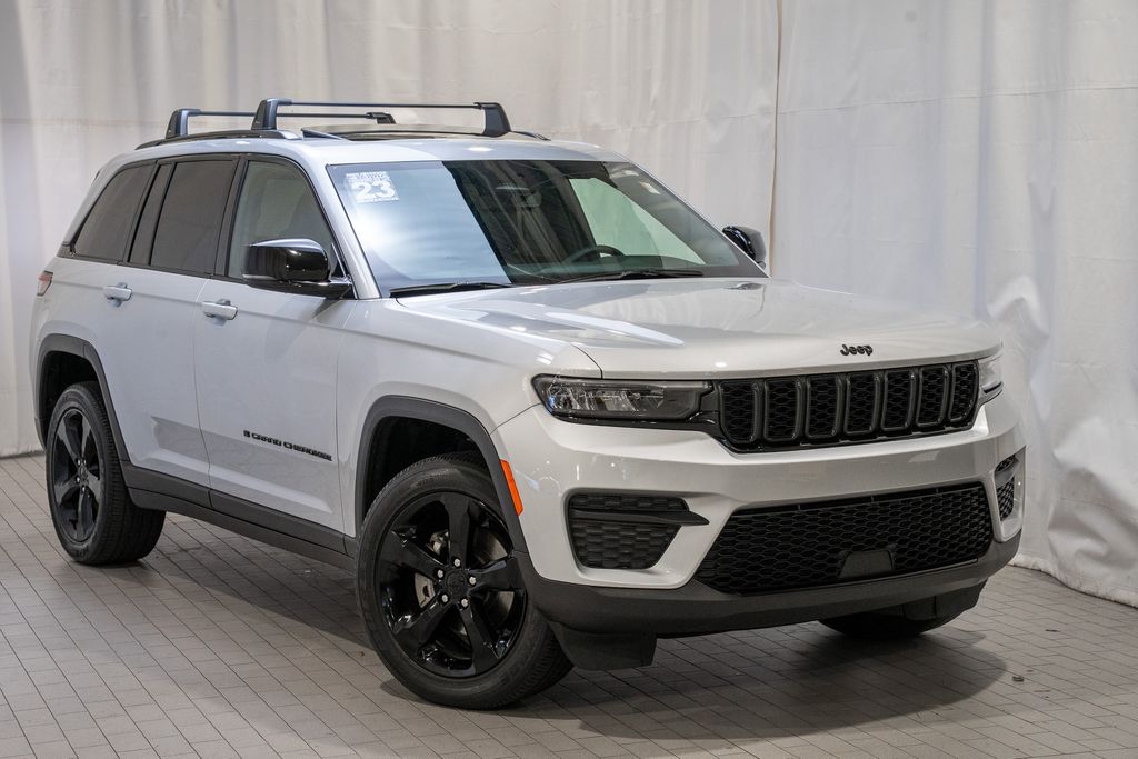 2023 Jeep Grand Cherokee Altitude's photo