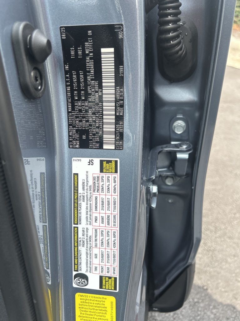 2026 Toyota Corolla Cross LE photo 4
