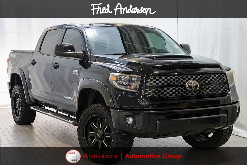2019 Toyota Tundra SR5 5.7L 4WD FFV Crew Max Short Bed's photo