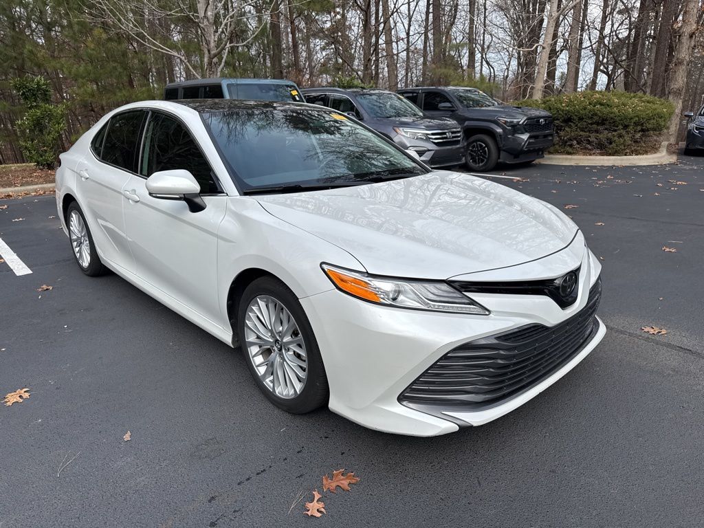 2019 Toyota Camry XLE's photo