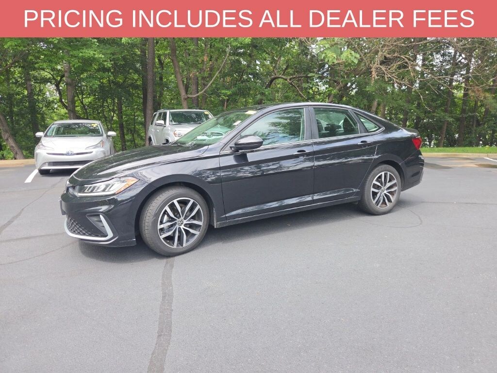 Used 2025 Volkswagen Jetta 1.5T SE Sedan