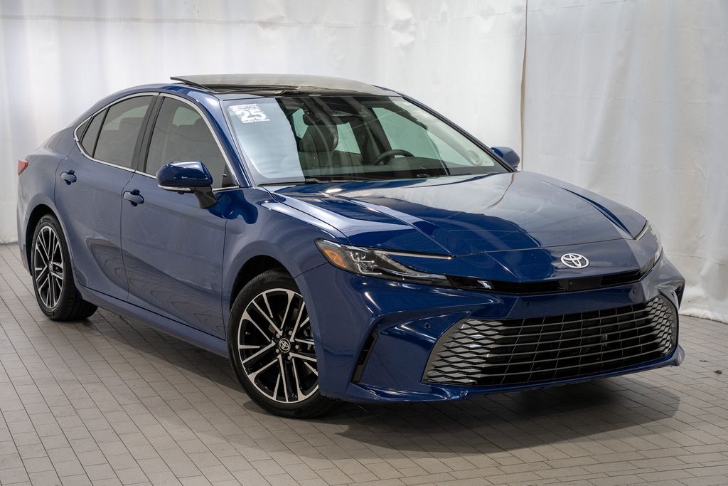 2025 Toyota Camry XLE's photo