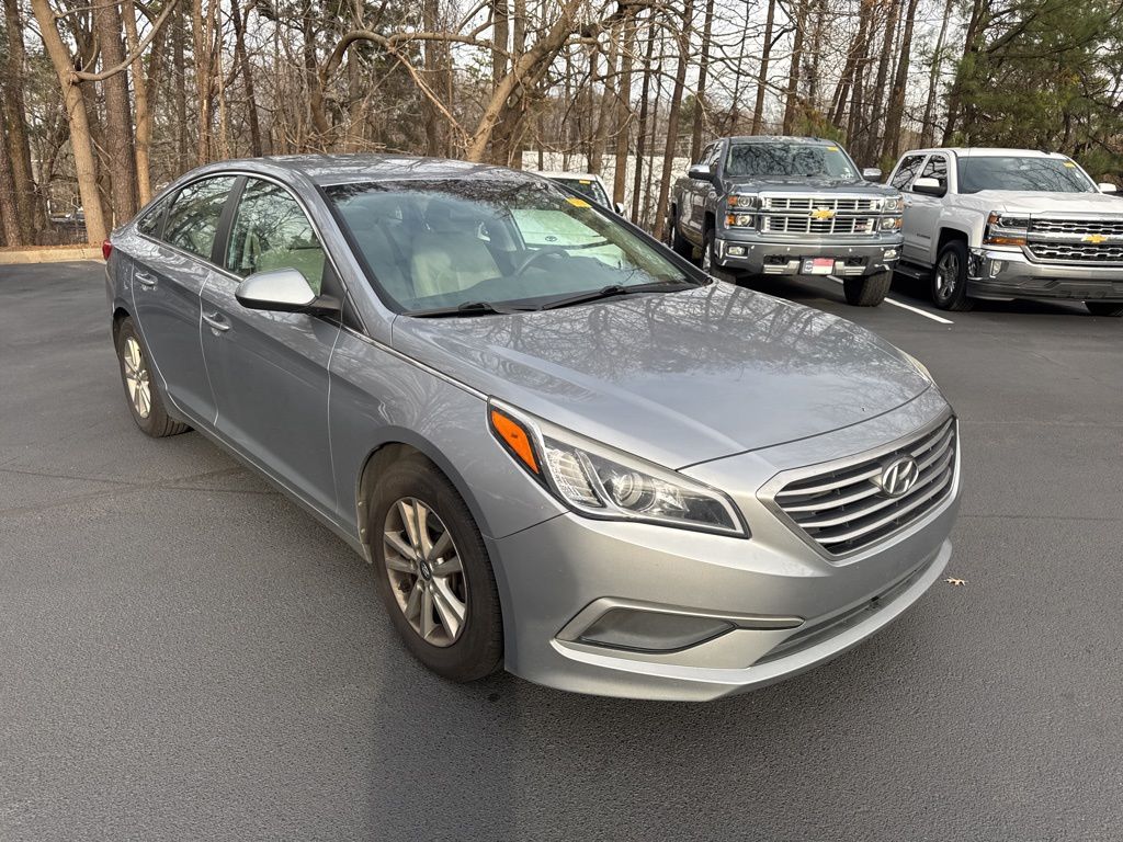 2016 Hyundai Sonata SE's photo