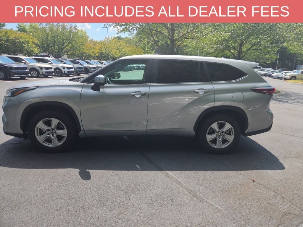 Used 2025 Toyota Highlander LE SUV
