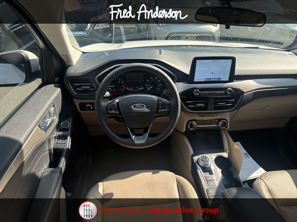 2022 Ford Escape SEL photo 2