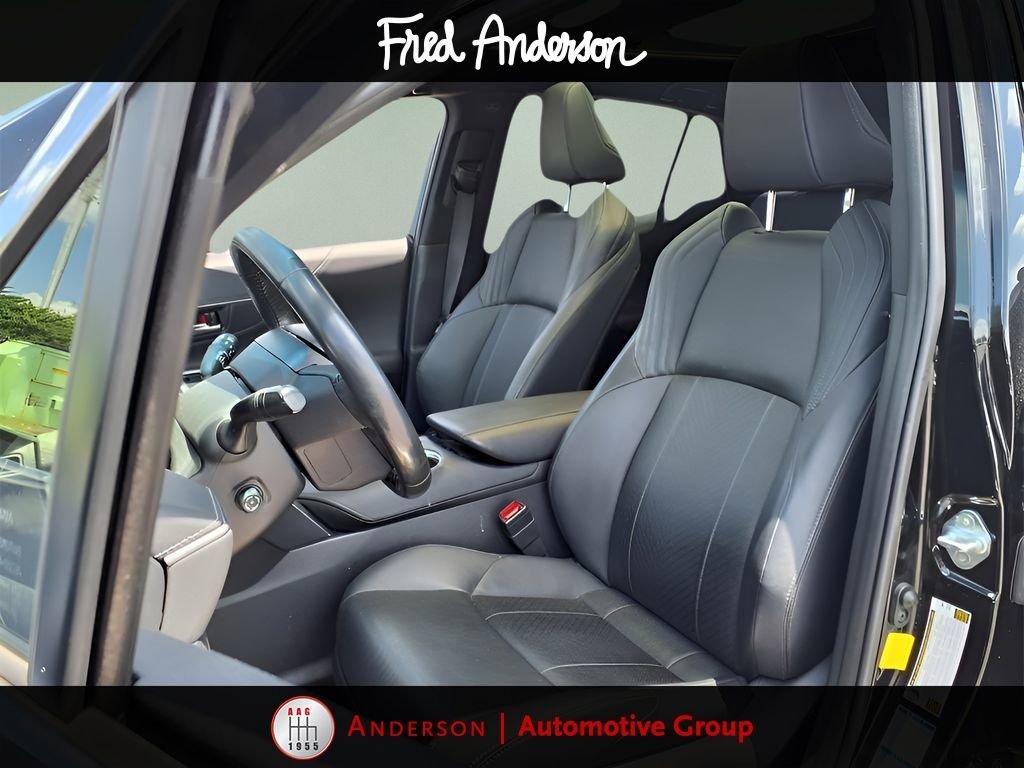 2022 Toyota Venza Limited photo 3