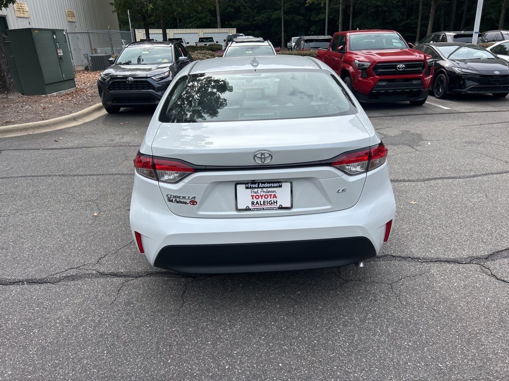 2025 Toyota Corolla LE photo 4