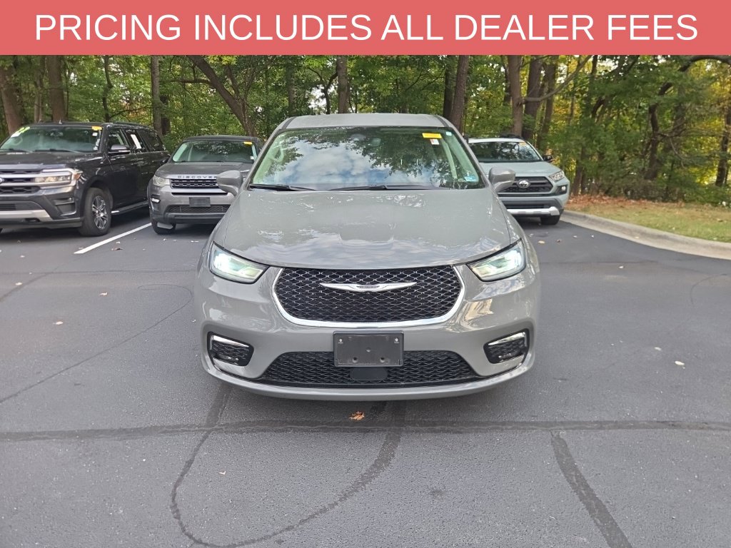 Used 2022 Chrysler Pacifica Hybrid Touring L Minivan/Van