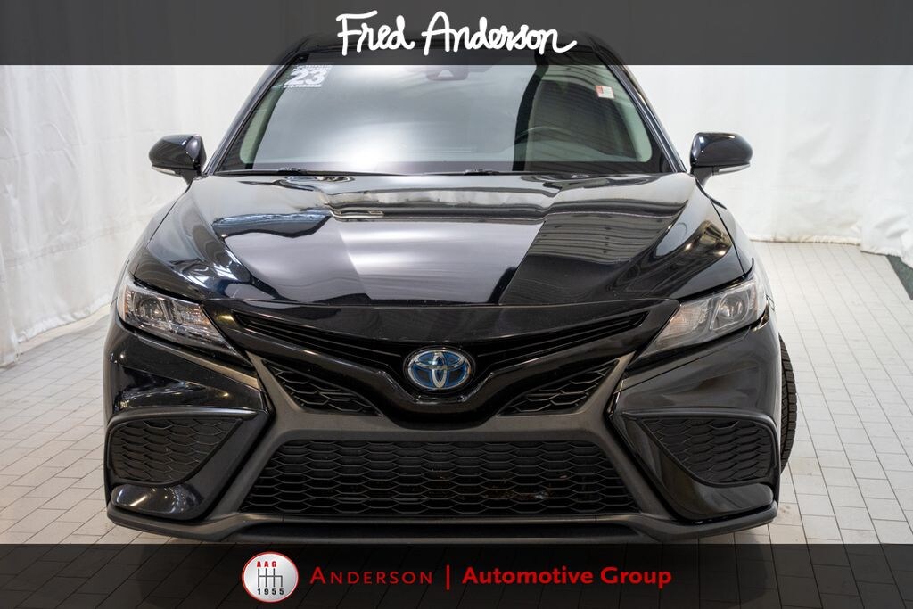 Used 2023 Toyota Camry SE Sedan