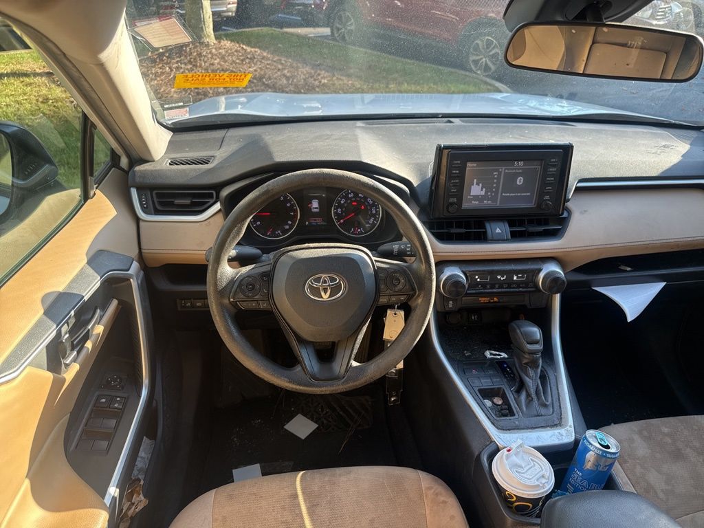 2019 Toyota RAV4 LE photo 2