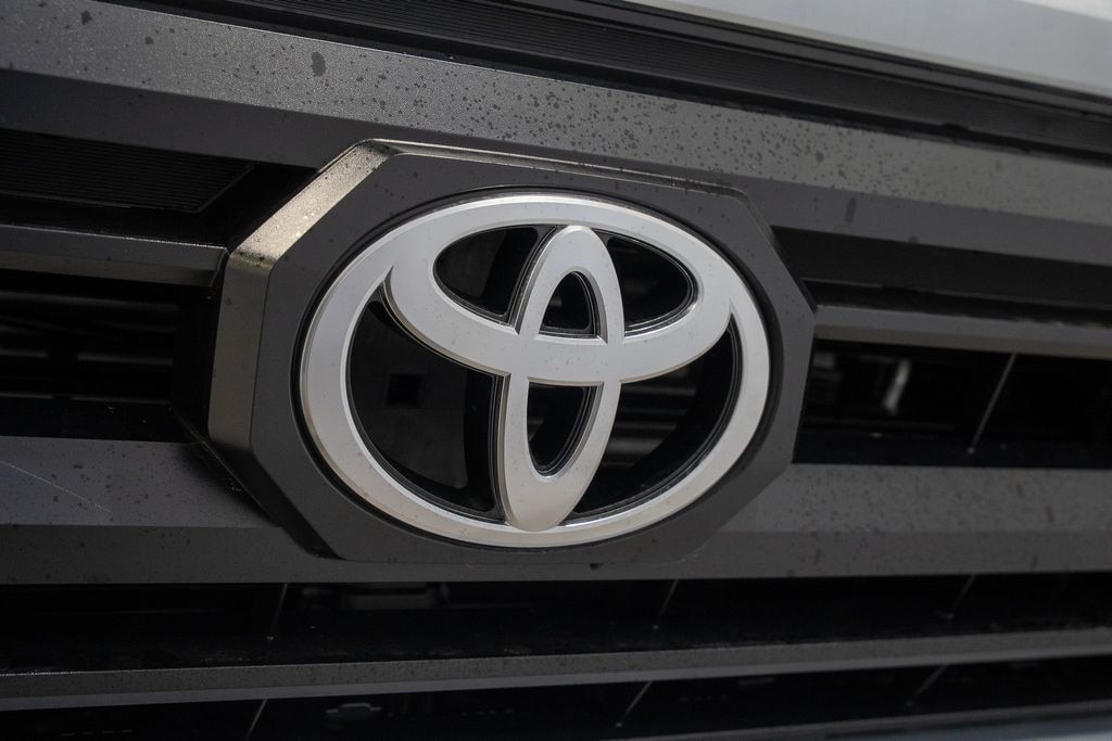 Used 2025 Toyota Tacoma SR Truck