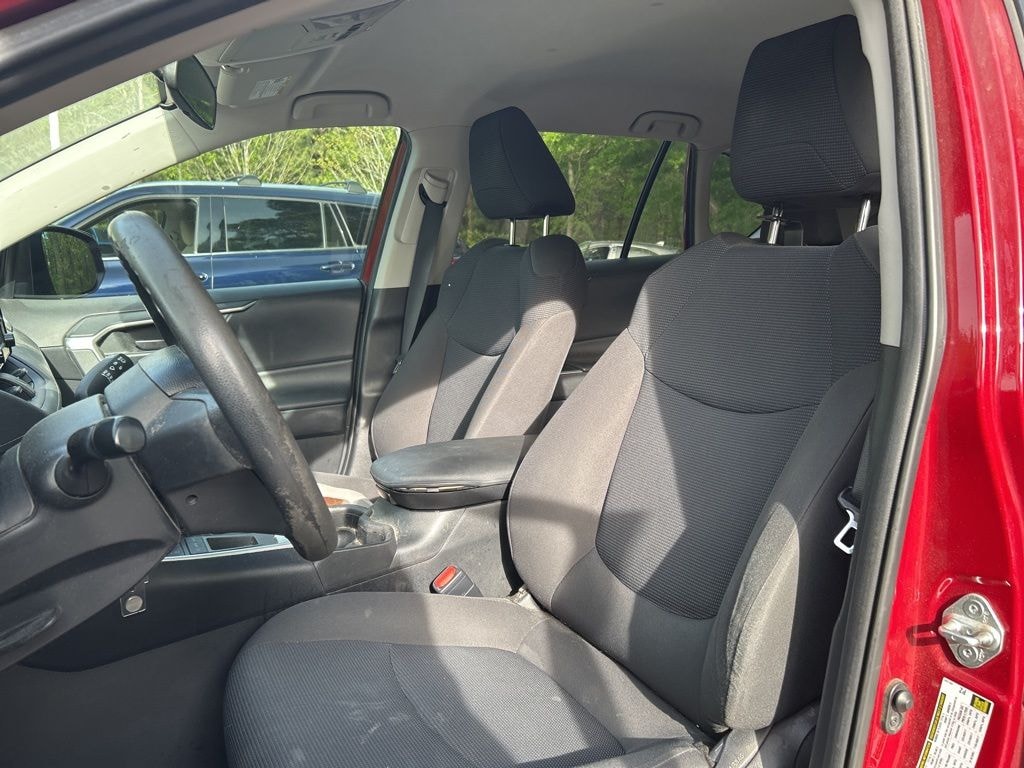 Used 2019 Toyota RAV4 LE SUV