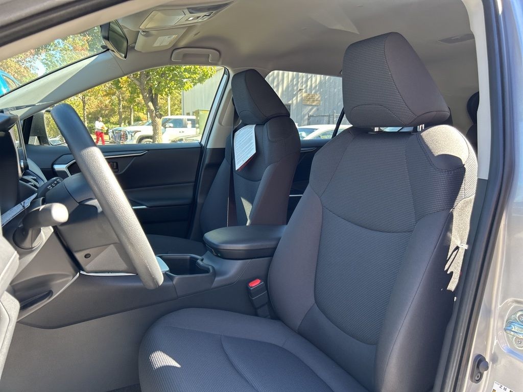 New 2025 Toyota RAV4 Hybrid LE SUV