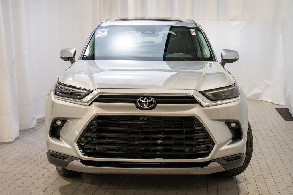 2024 Toyota Grand Highlander Limited photo 3