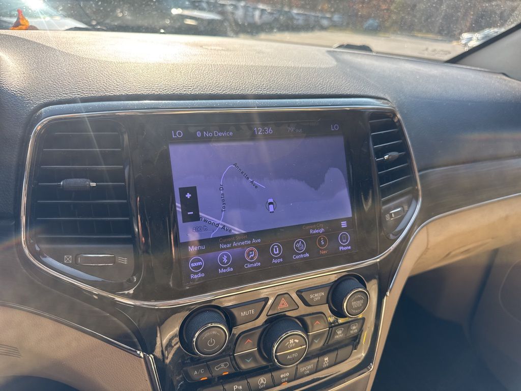 2019 Jeep Grand Cherokee Limited photo 3