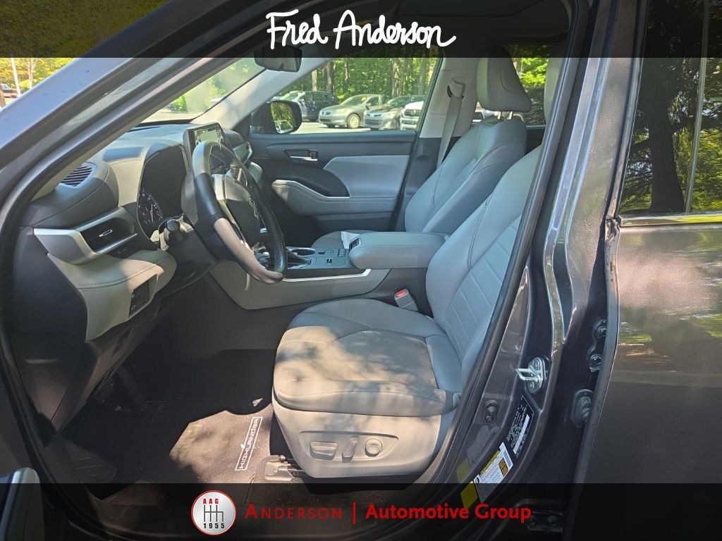 Used 2022 Toyota Highlander XLE SUV