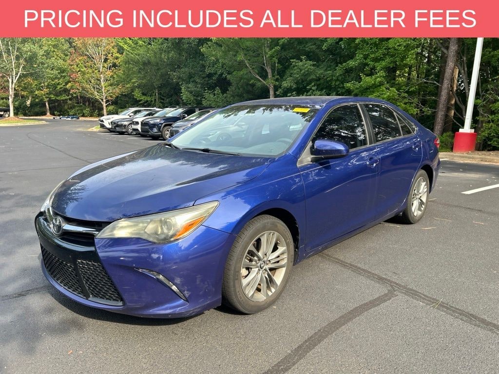 Used 2015 Toyota Camry SE Sedan