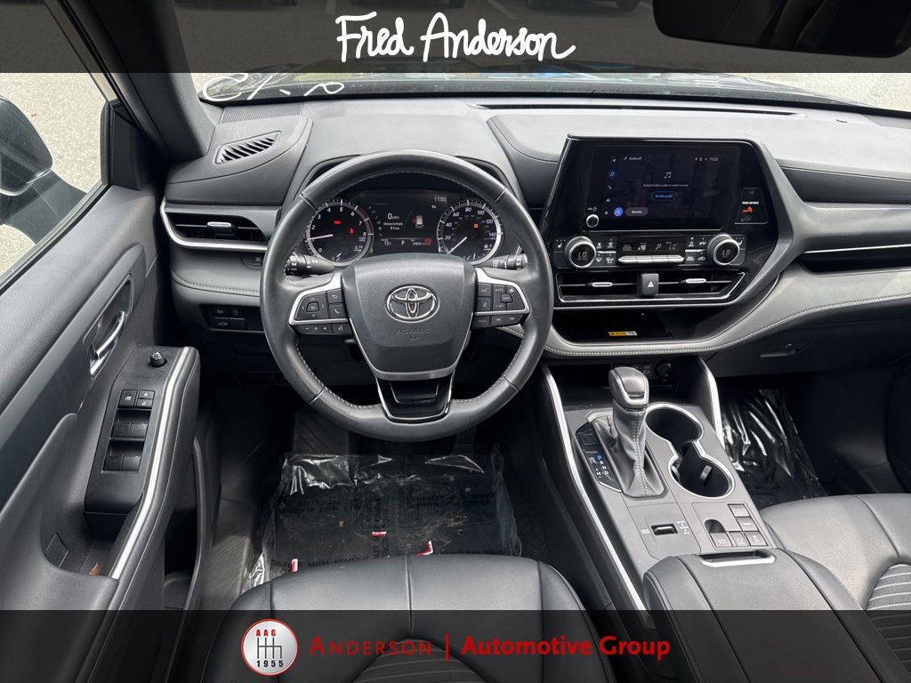 2024 Toyota Highlander XSE photo 2