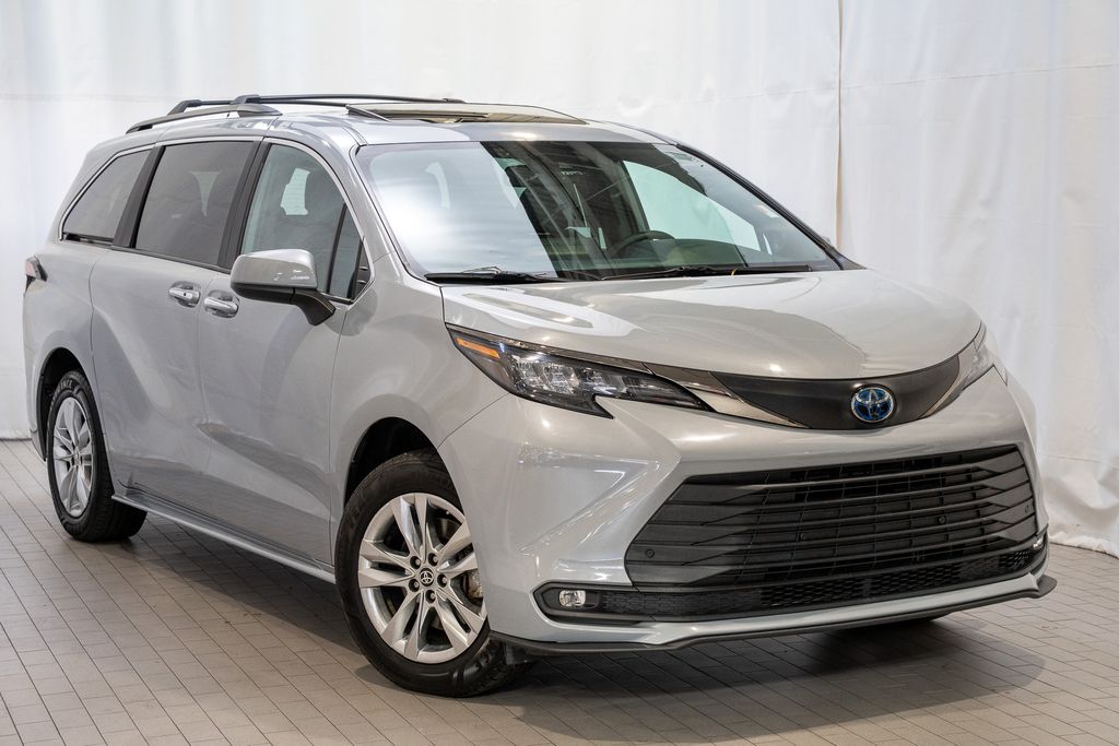 2022 Toyota Sienna Minivan/Van 