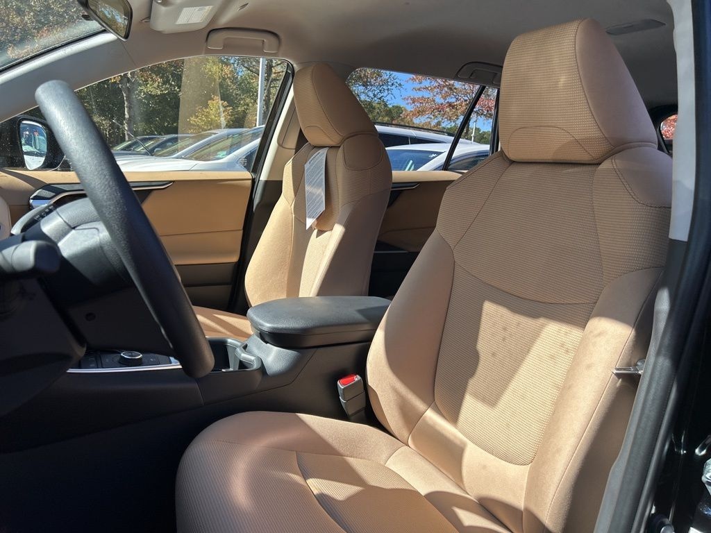 New 2025 Toyota RAV4 Hybrid LE SUV