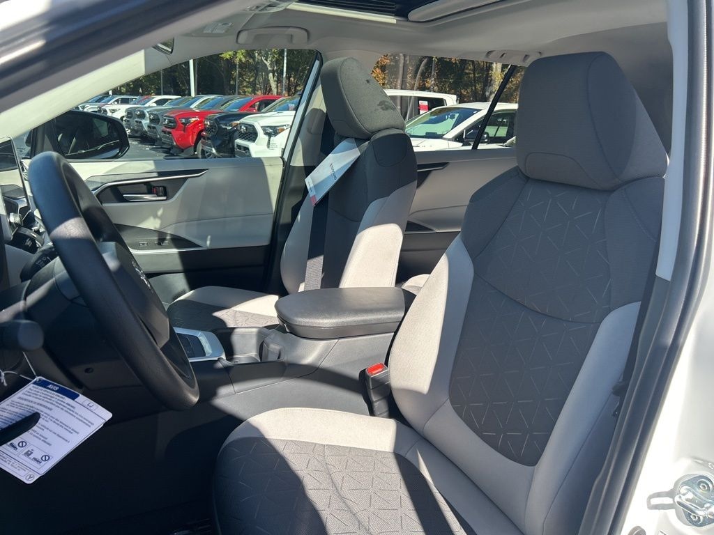 New 2025 Toyota RAV4 Hybrid XLE SUV