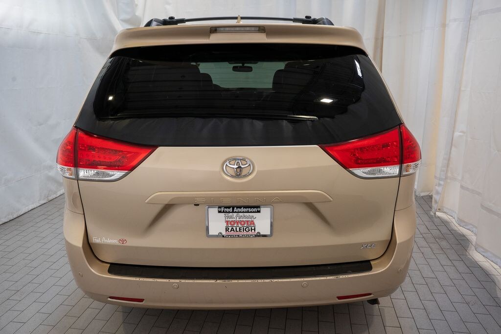 Used 2014 Toyota Sienna XLE Minivan/Van