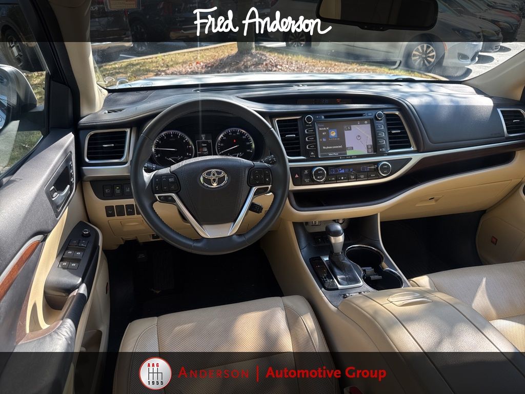2016 Toyota Highlander Limited photo 2