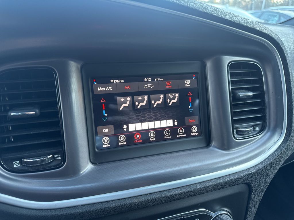 2020 Dodge Charger SXT photo 4