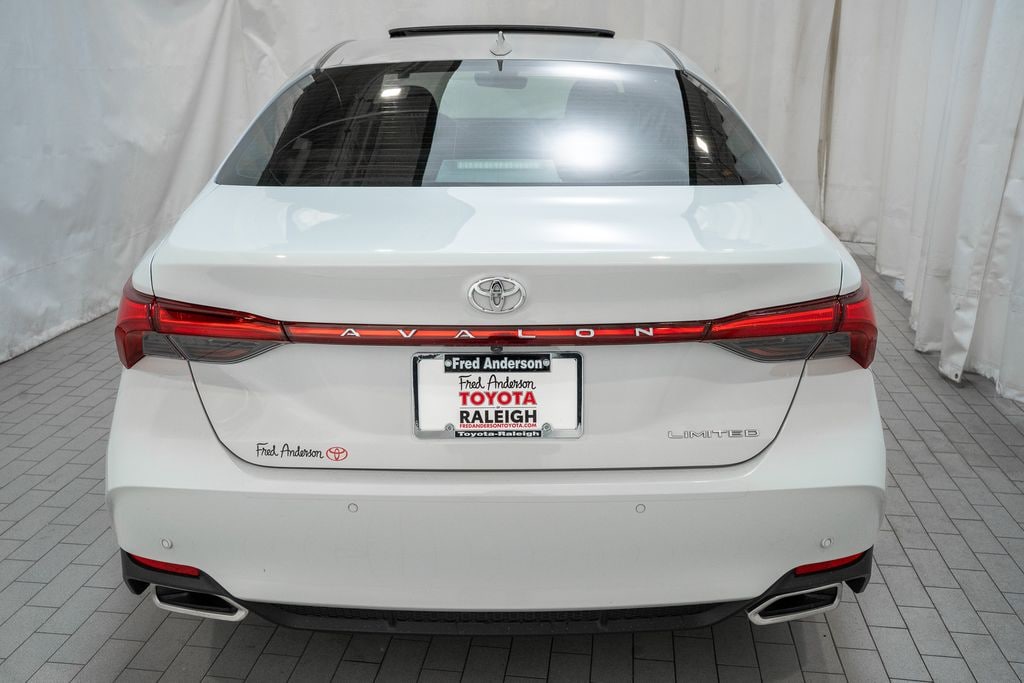 Certified 2022 Toyota Avalon Limited Sedan