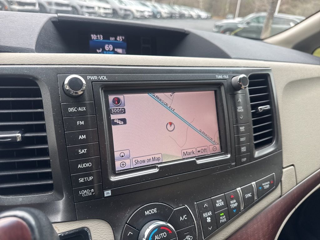 Used 2014 Toyota Sienna XLE Minivan/Van