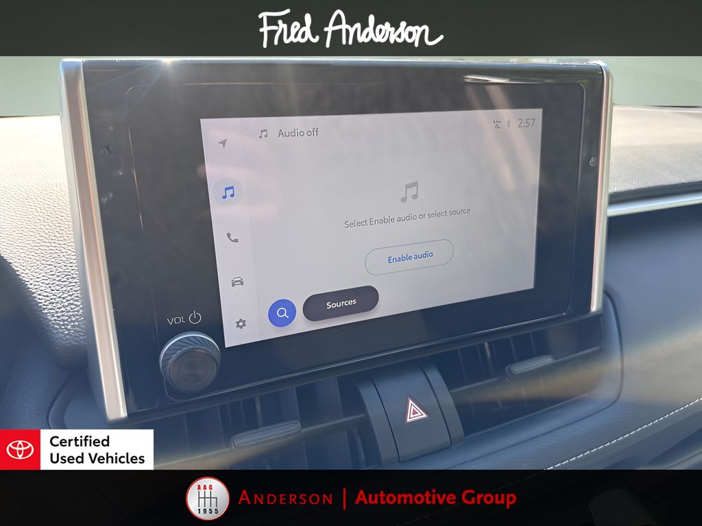 2024 Toyota RAV4 Hybrid XLE photo 4