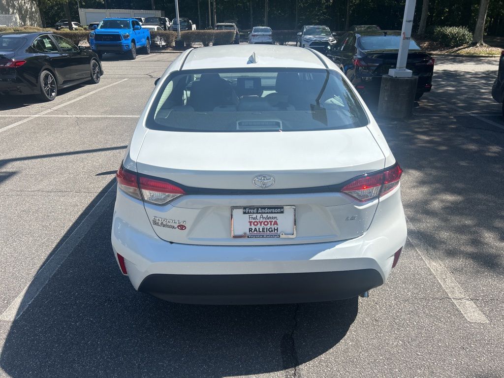 2026 Toyota Corolla LE photo 4