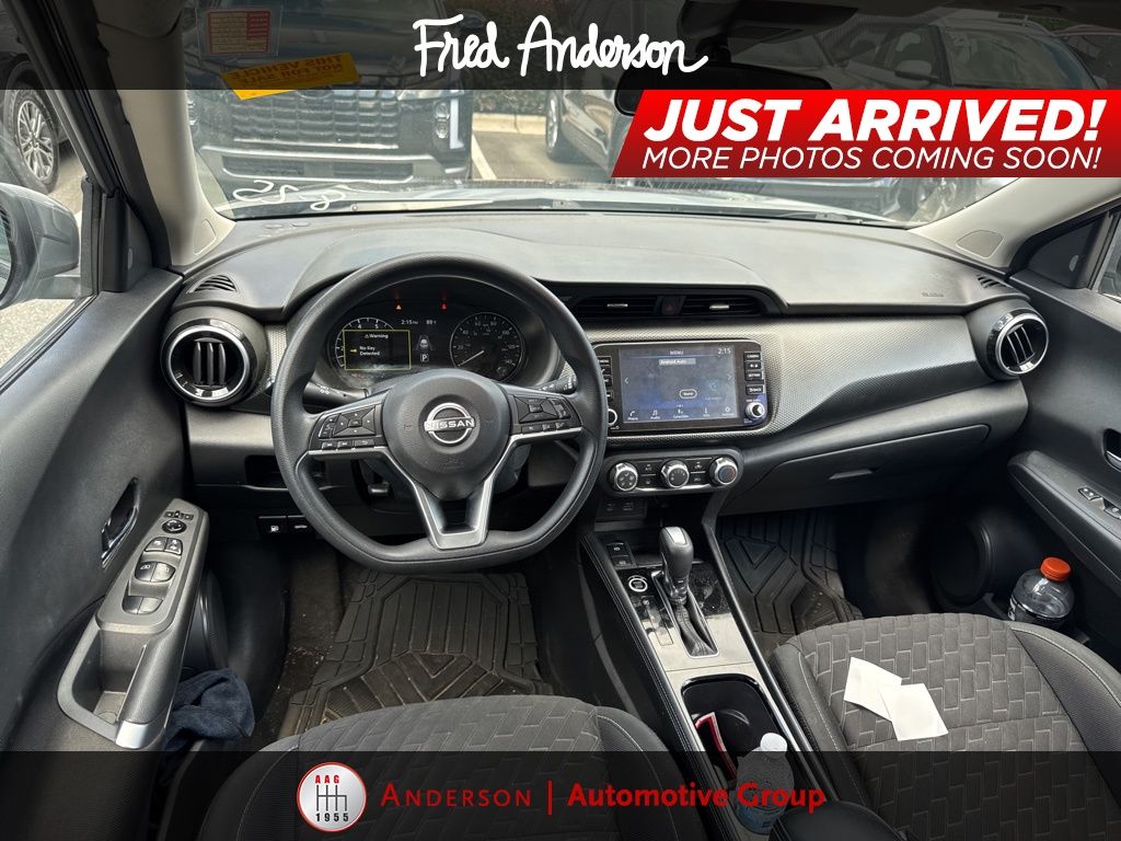 2023 Nissan Kicks SV photo 2