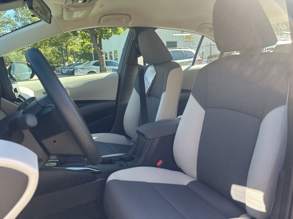2026 Toyota Corolla LE photo 3