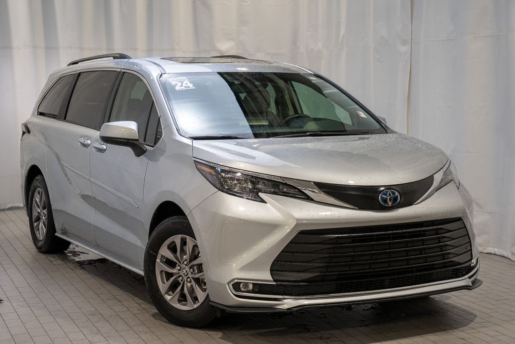 Certified 2024 Toyota Sienna XLE Minivan/Van