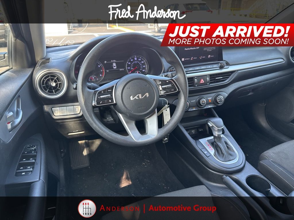 2023 Kia Forte LXS photo 2
