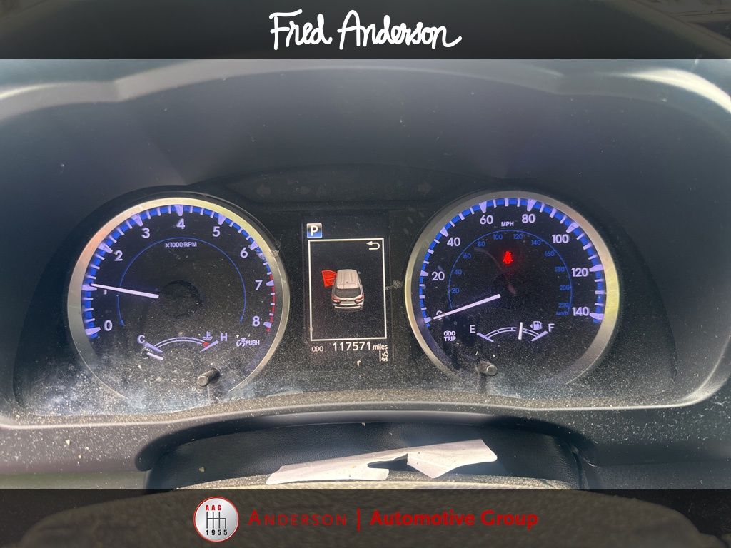 2018 Toyota Highlander LE photo 3
