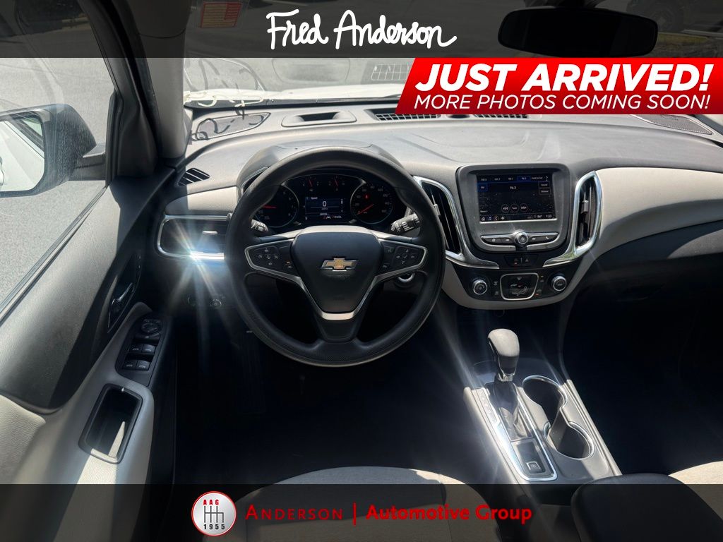 2023 Chevrolet Equinox LT photo 2