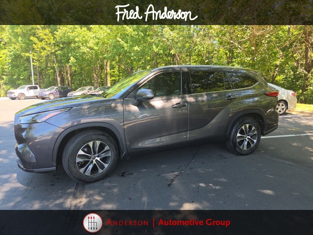 Used 2022 Toyota Highlander XLE SUV