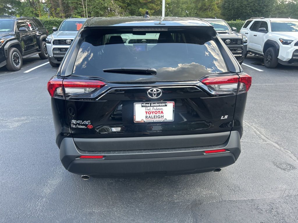 2025 Toyota RAV4 LE photo 4
