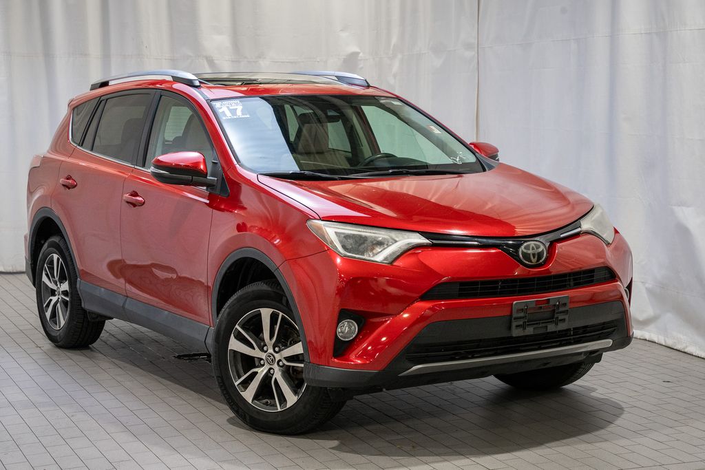 2017 Toyota RAV4 XLE's photo