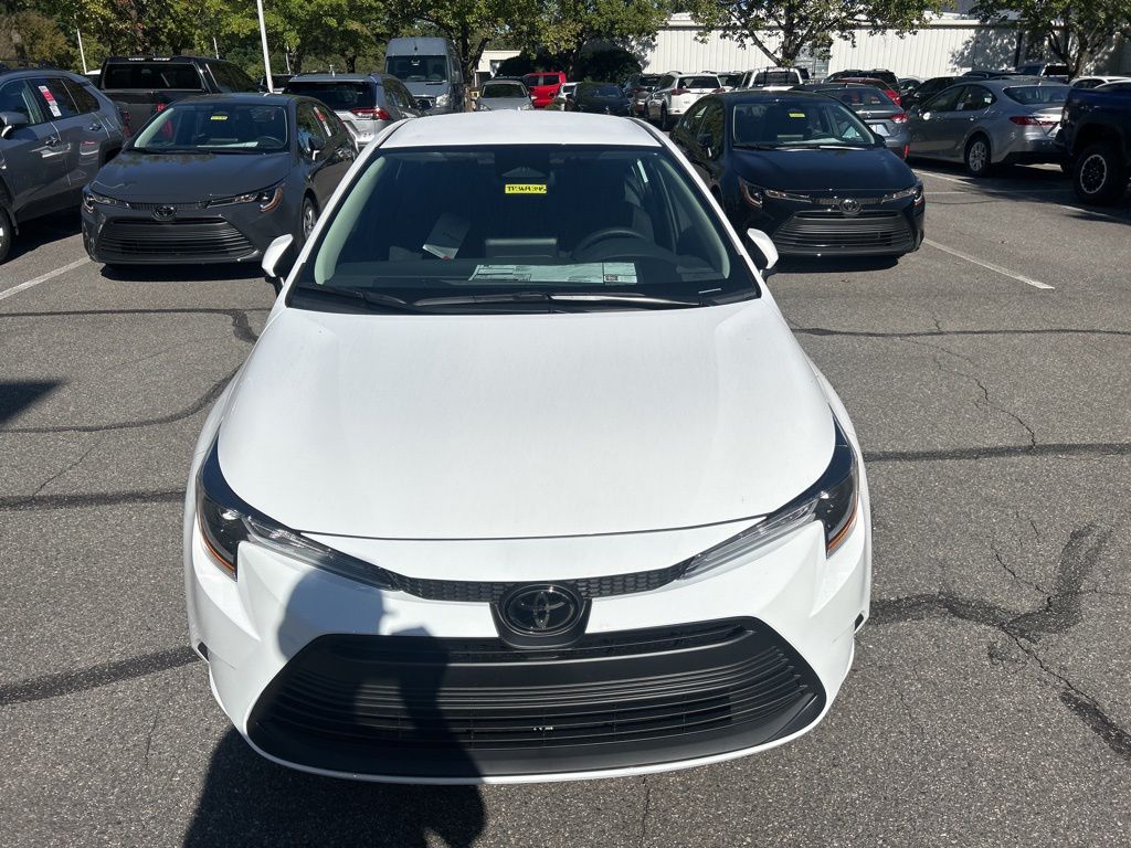 2026 Toyota Corolla LE photo 2