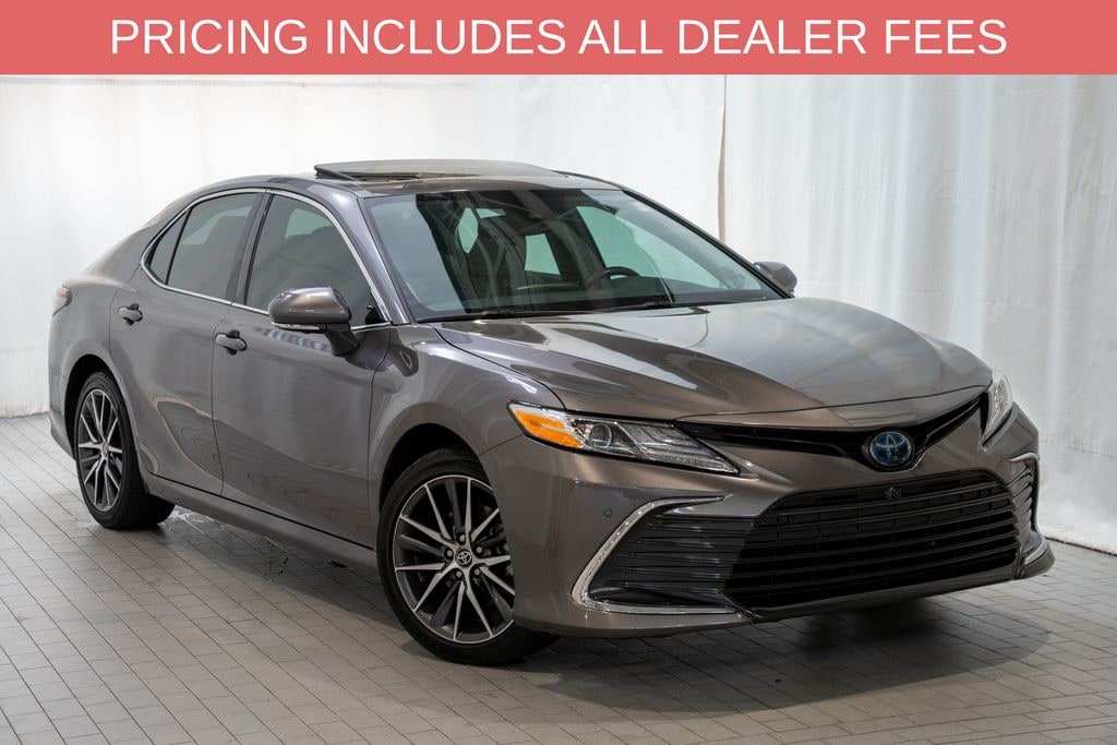 Used 2022 Toyota Camry Hybrid XLE Sedan